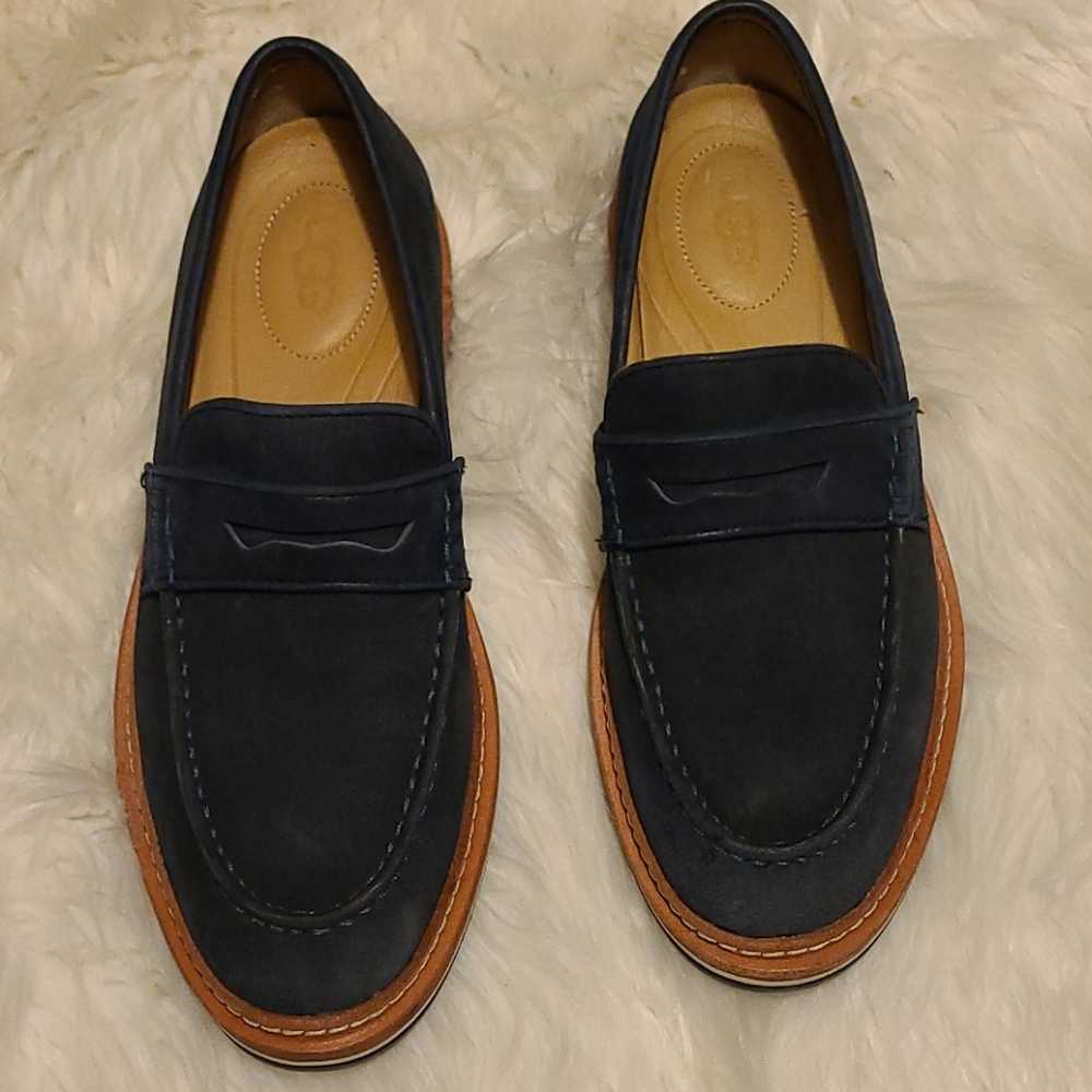 🔥🔥🔥 UGG LOAFERS LIKE NEW 🔥🔥🔥